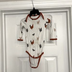 Kyte baby 6-12 months chicken print onesie